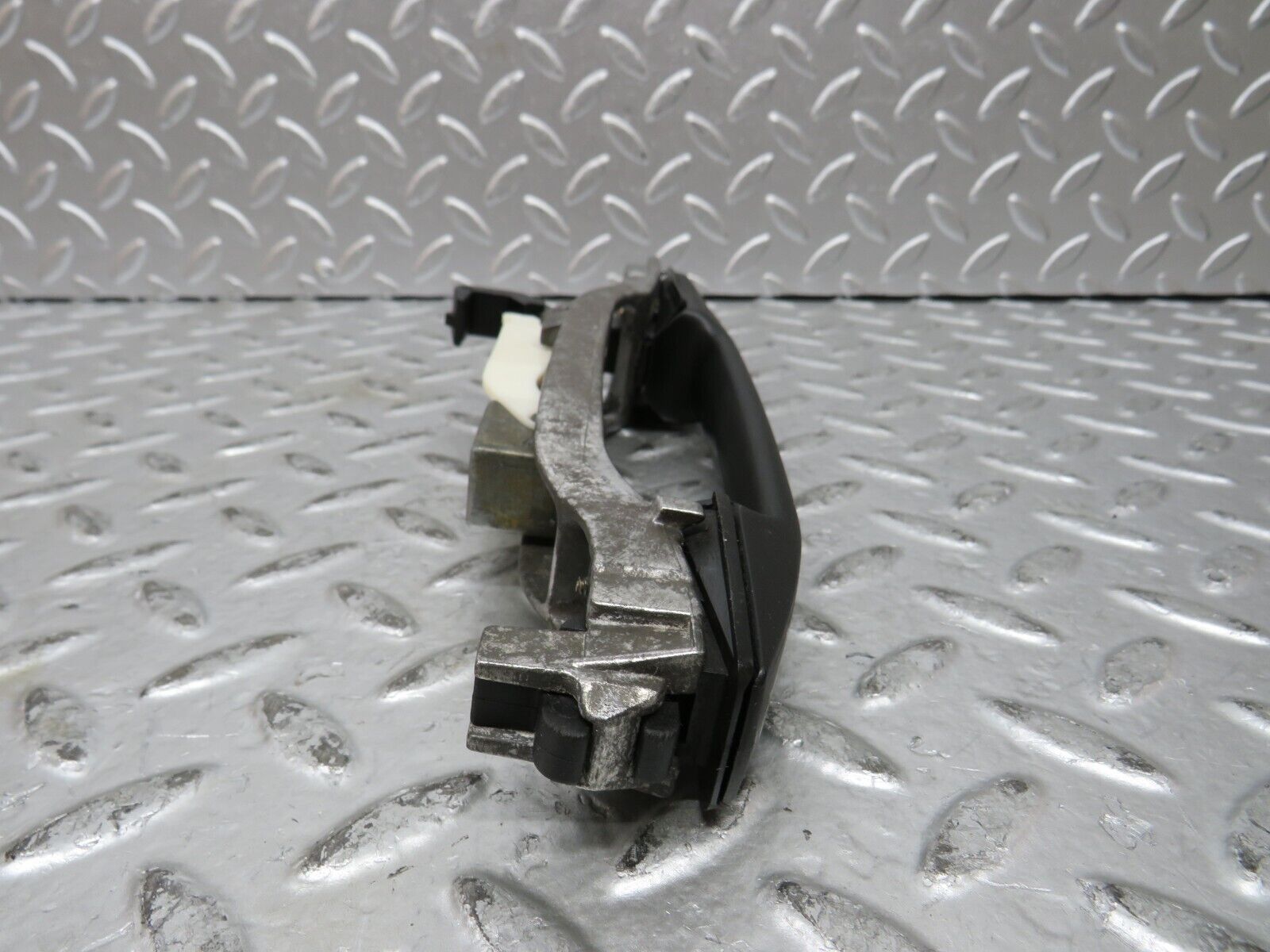 27810 Mercedes-Benz S124 300TE Rear Left Exterior Door Handle