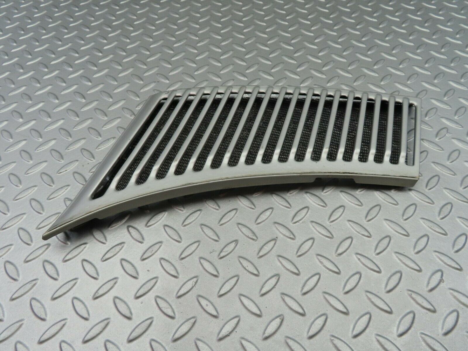 6886 Mercedes-Benz C107 350SLC Coupe Air Intake Grill Left Side