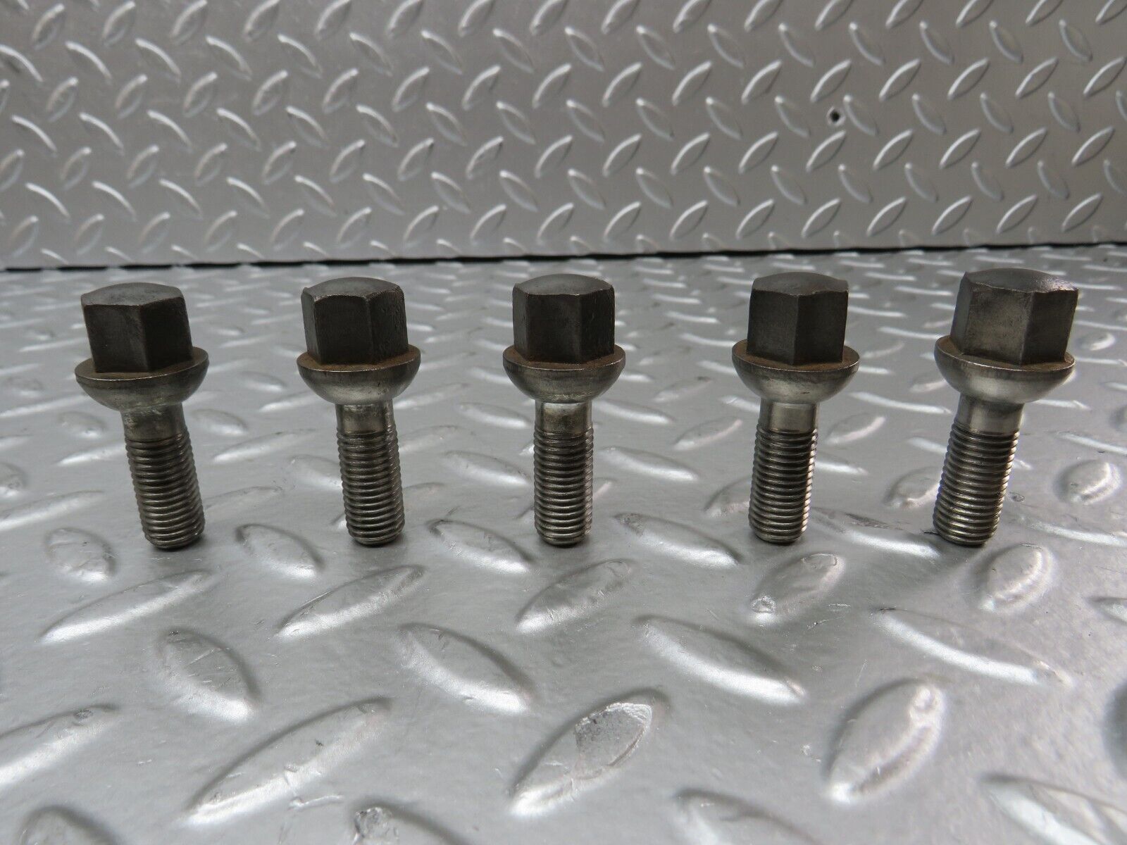 27936 Mercedes-Benz 5x Alloy Wheel Lug Bolt M12x1.5