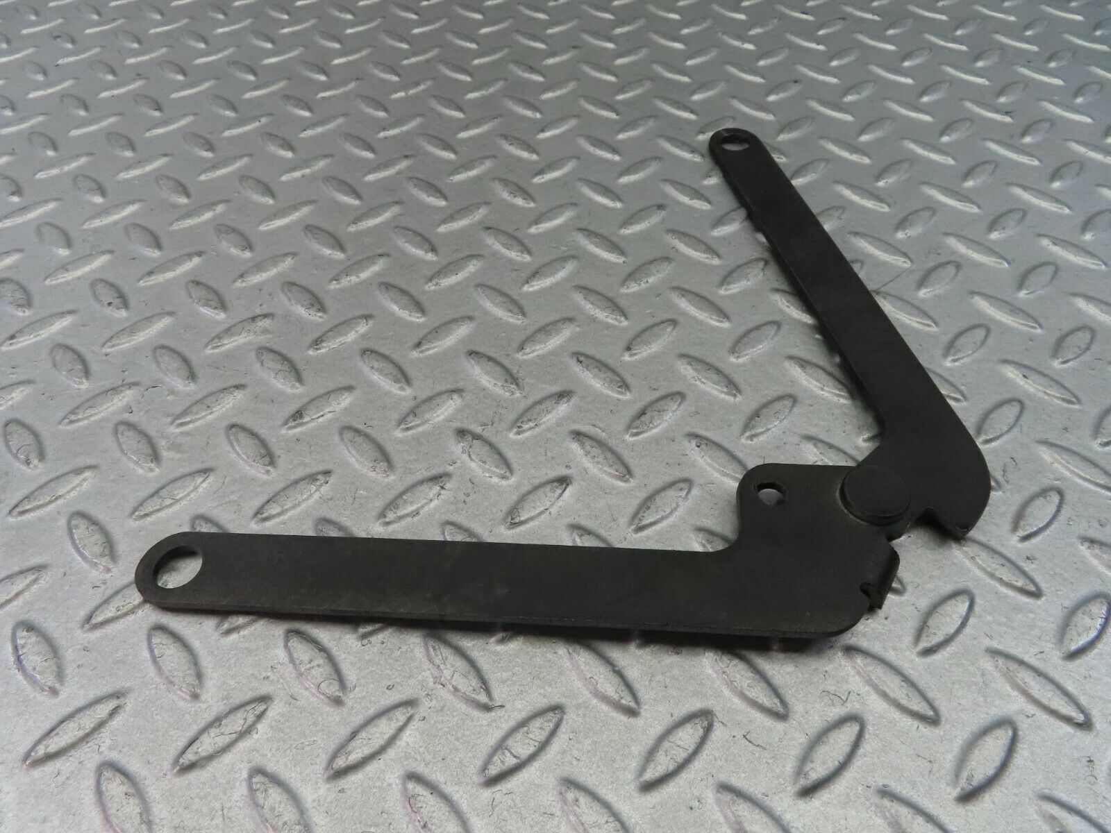8620 Mercedes-Benz W115 Bonnet Hinge Right Side