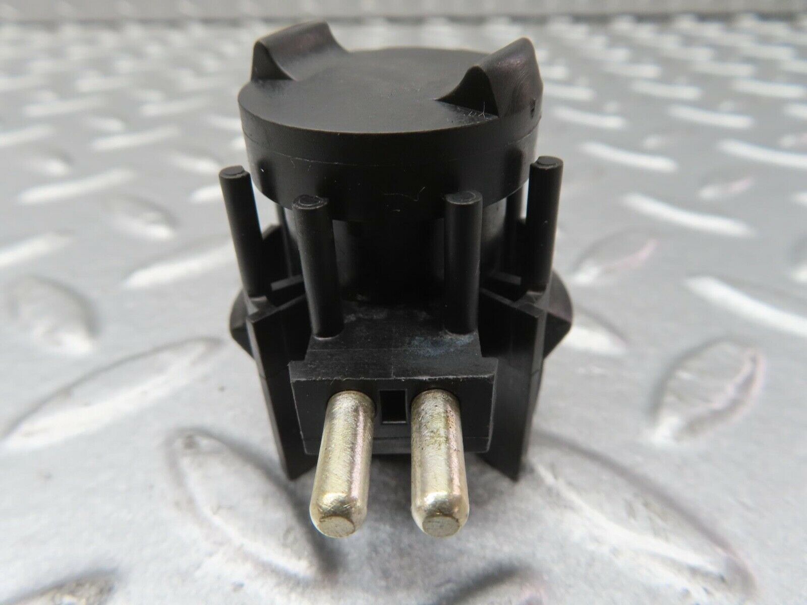 13563 Mercedes-Benz W123 200 Gearbox Kickdown Switch 0015456314