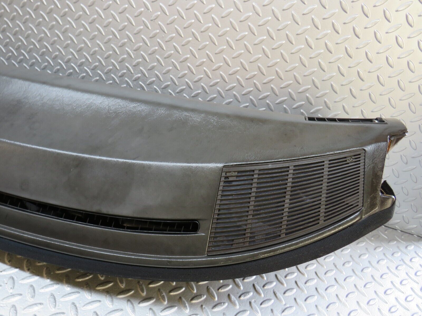 37158 Mercedes-Benz C126 420SEC Coupe Dashboard Black