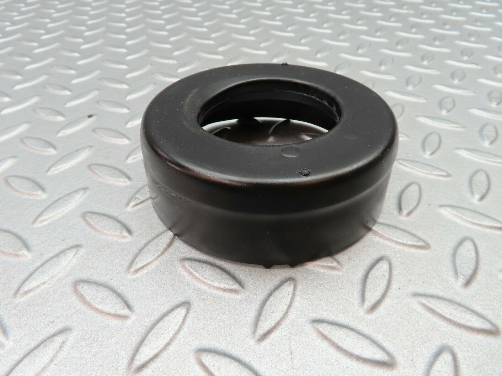 5552 Mercedes-Benz W124 230E Spring Mounting 2013211084