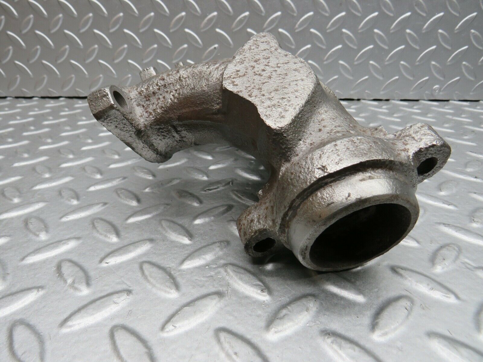 21890 Mercedes-Benz W126 300SE Exhaust Manifold Cylinder 1-3 1031421502