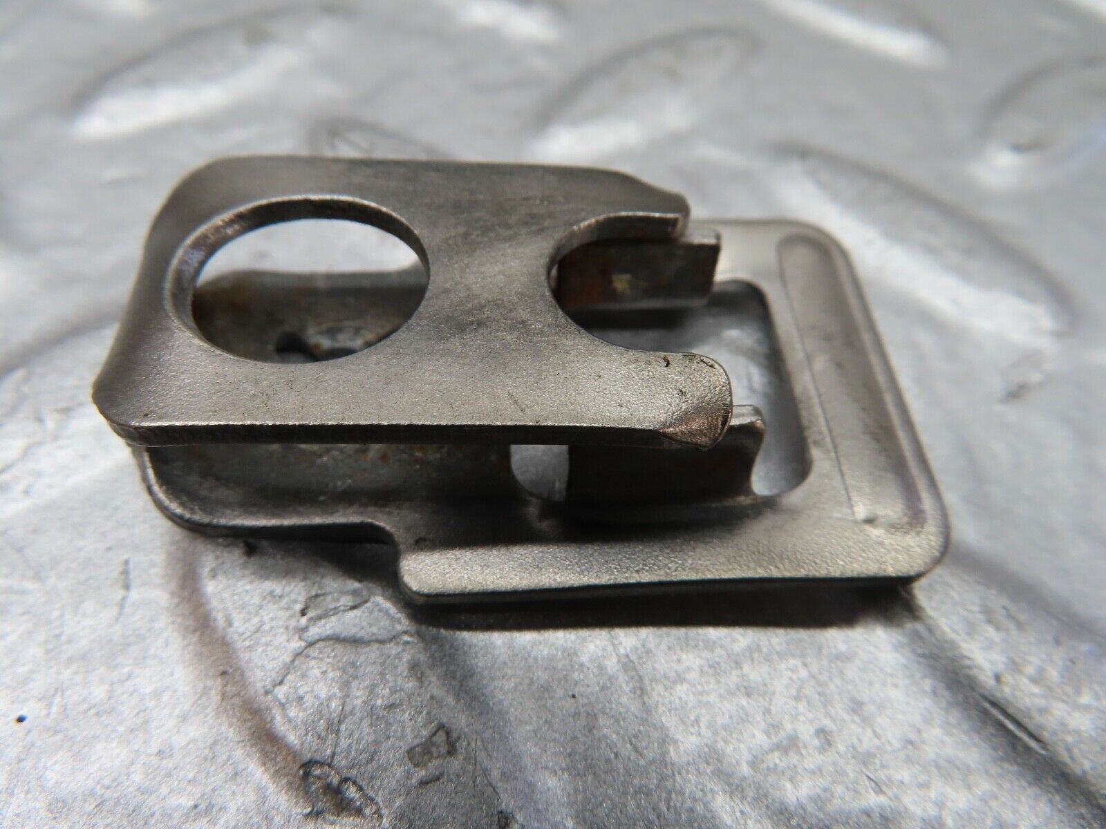 20055 Mercedes-Benz R129 300SL Coupe Fuel Injector Bracket