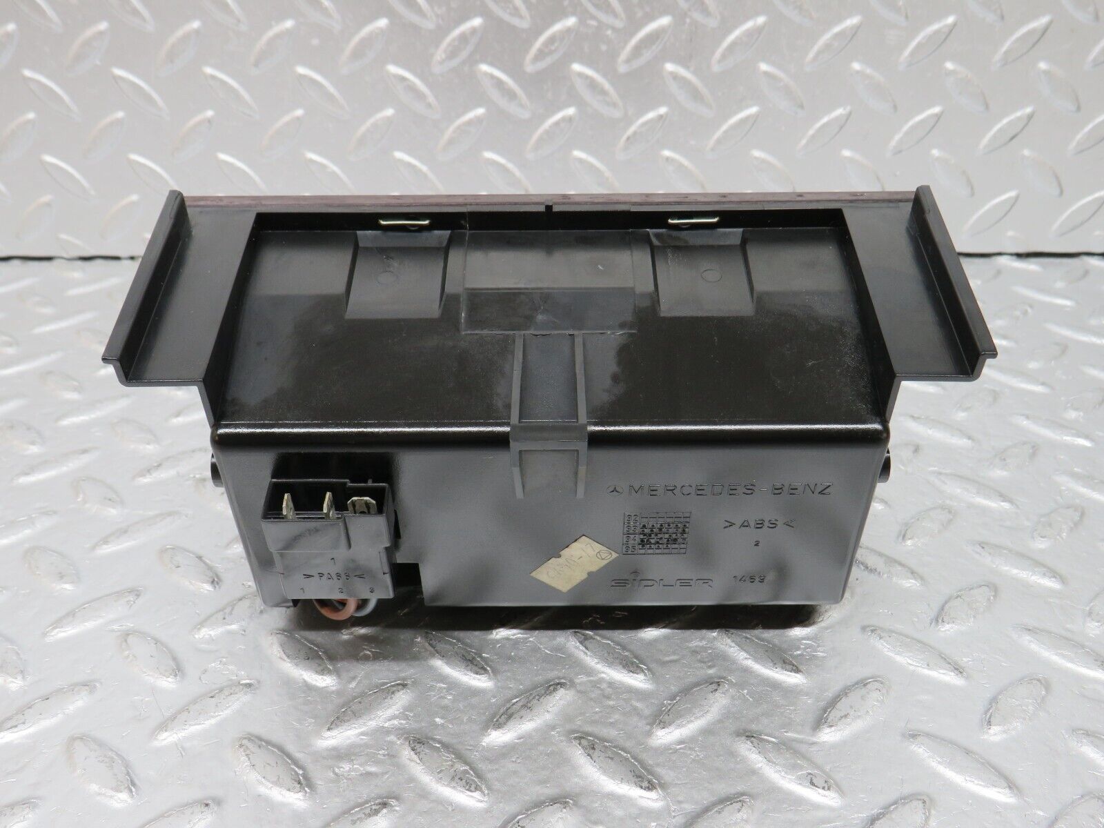 33270 Mercedes-Benz W202 C180 Centre Console Ashtray Wood Finish