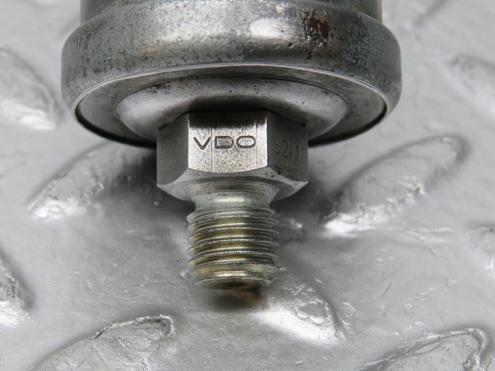 32702 Mercedes-Benz S124 300TE Wagon Oil Pressure Sensor 0065429417