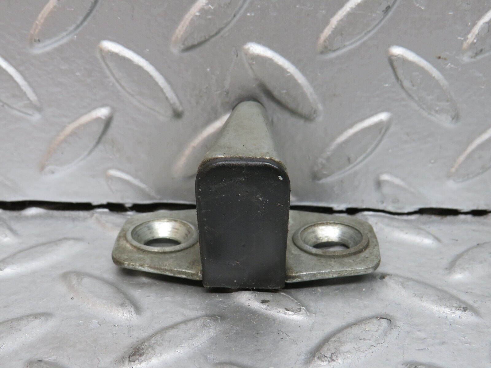 29122 Mercedes-Benz C124 320CE Coupe Door Lock Latch