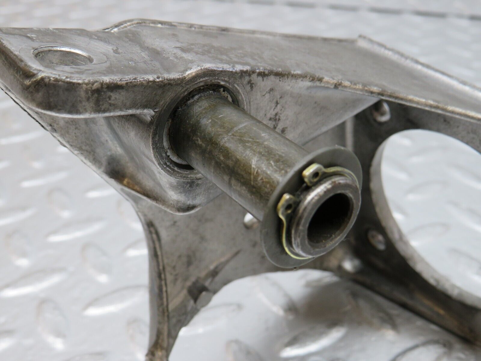 32425 Mercedes-Benz S124 300TE Wagon Brake Pedal Bracket 1242900519