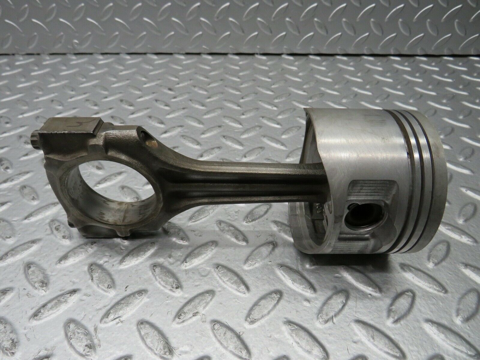 21745 Mercedes-Benz W126 300SE Piston With Connecting Rod 88.475 mm