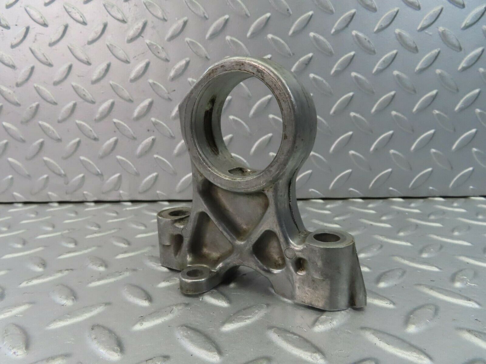 8953 Mercedes-Benz W108 Camshaft Tower Bearing 1140510916