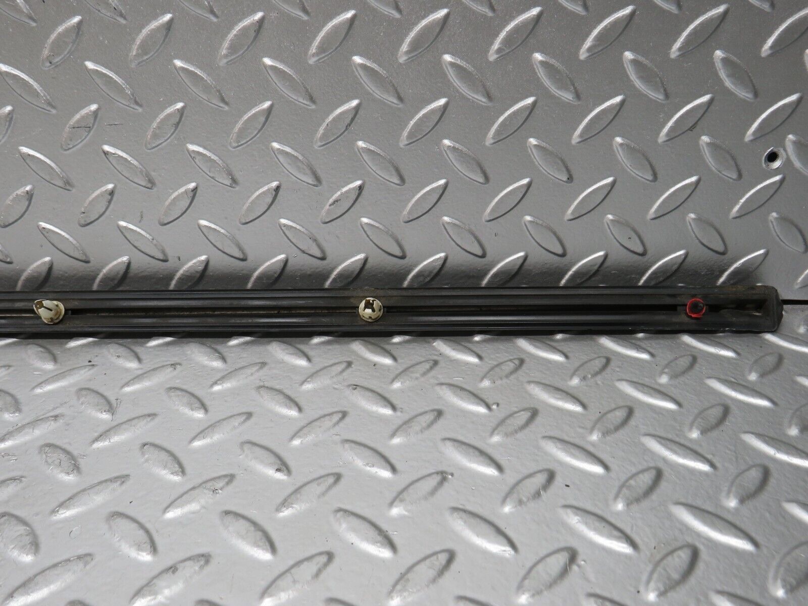 28624 Mercedes-Benz W123 280E Front Left Door Centre Moulding Trim