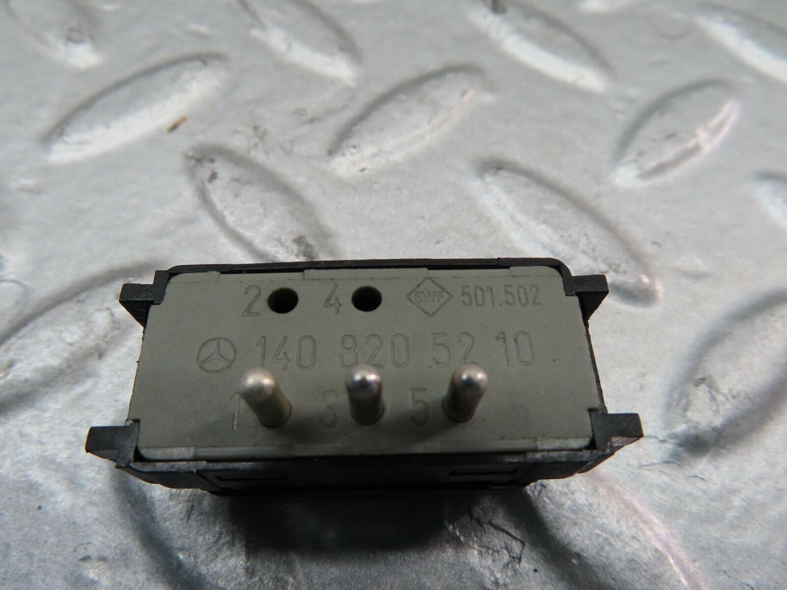 15038 Mercedes-Benz W140 S320 Head Rest Control Switch 1408205210