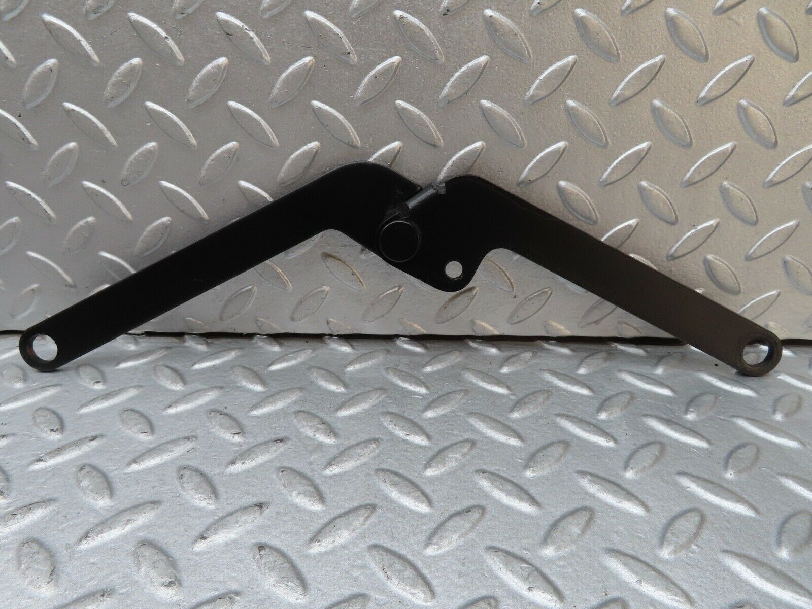 17598 Mercedes-Benz W116 450SEL Bonnet Hinge Right Side