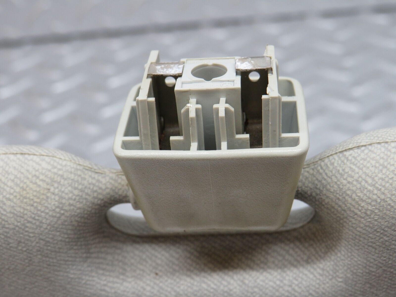 33282 Mercedes-Benz W202 C180 Sun Visor Left Side