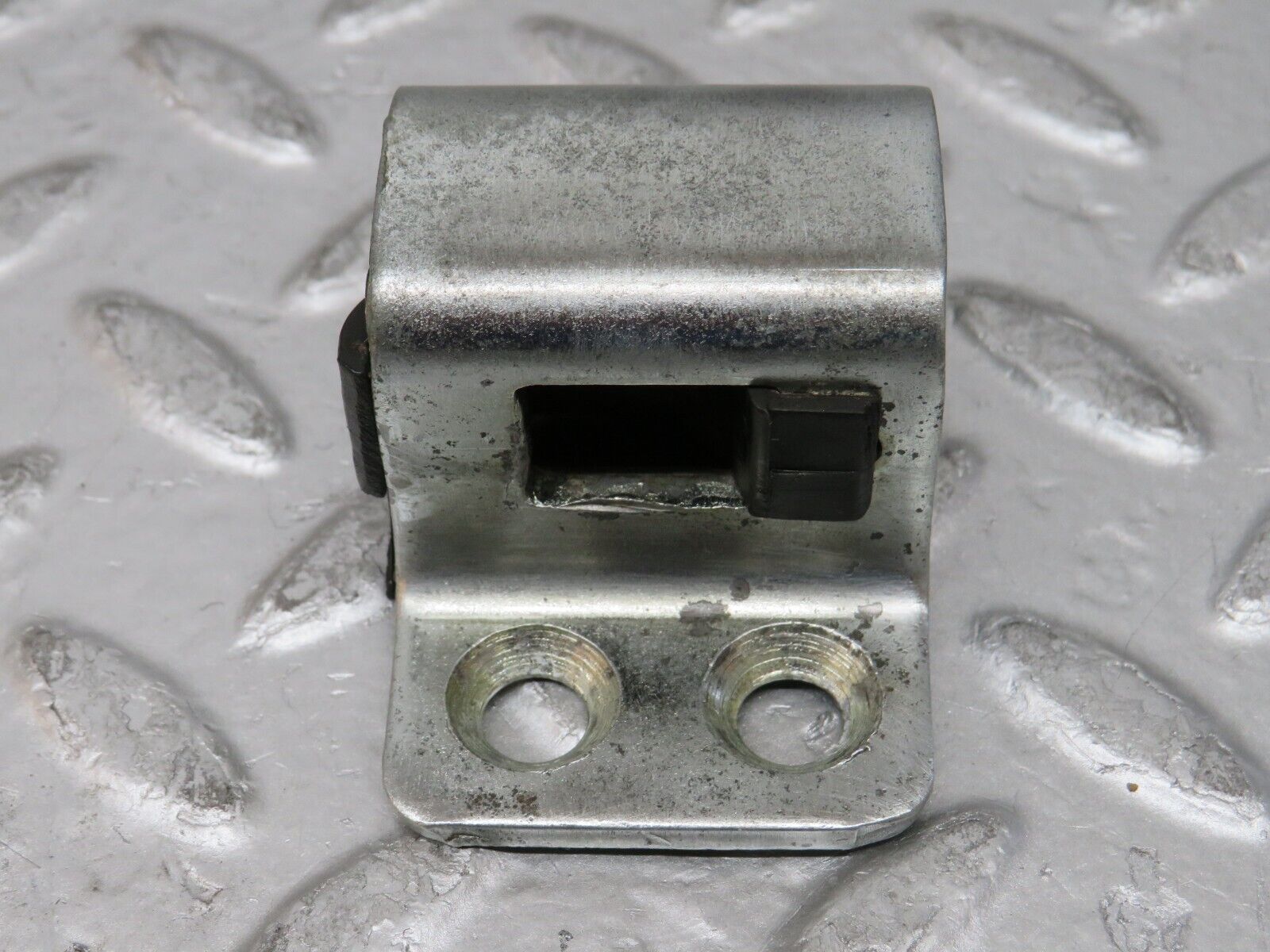 26807 Mercedes-Benz W123 240D Door Lock Latch Rear Right Side