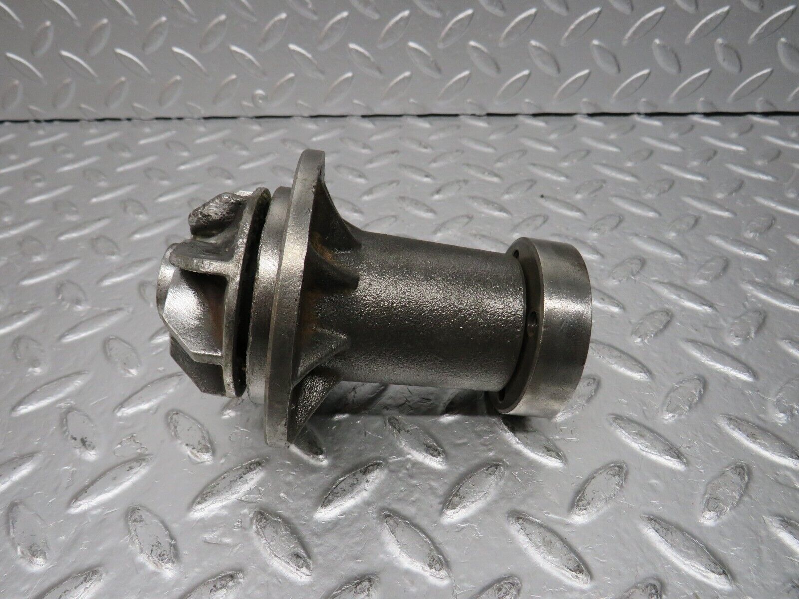 31075 Mercedes-Benz W123 200D Water Pump