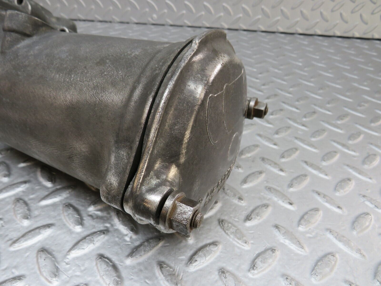 35924 Mercedes-Benz 240D OM616.912 Oil Filter Housing 6151840102 6171840125