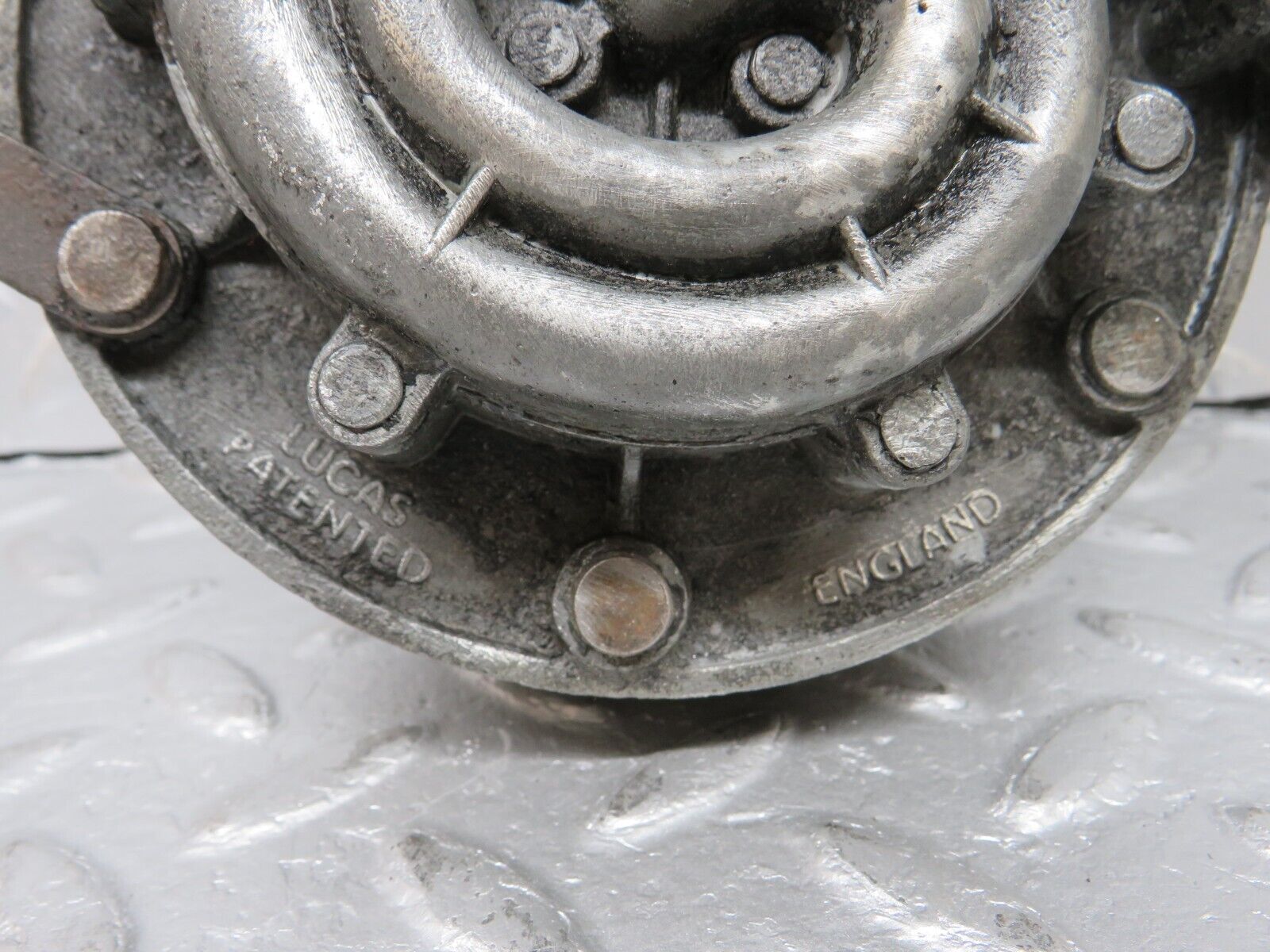 40363 Mercedes-Benz W110 230 Horn Lucas