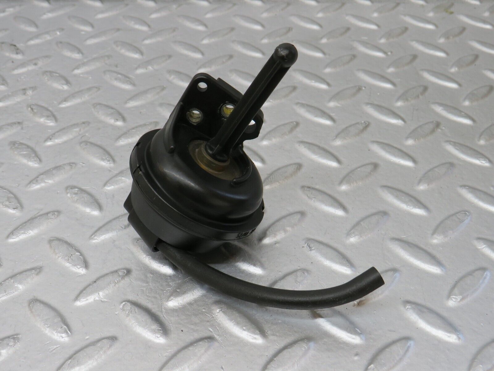 35064 Mercedes-Benz W210 320E Vacuum Valve 1121410069