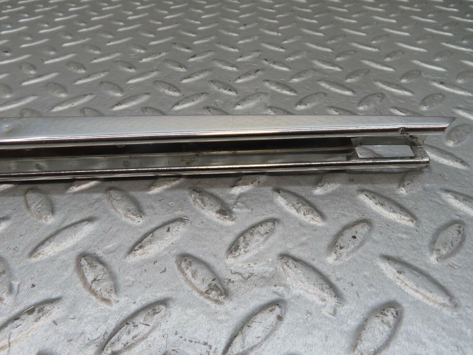 13186 Mercedes-Benz W111 220S Front Right Door Window Chrome Frame