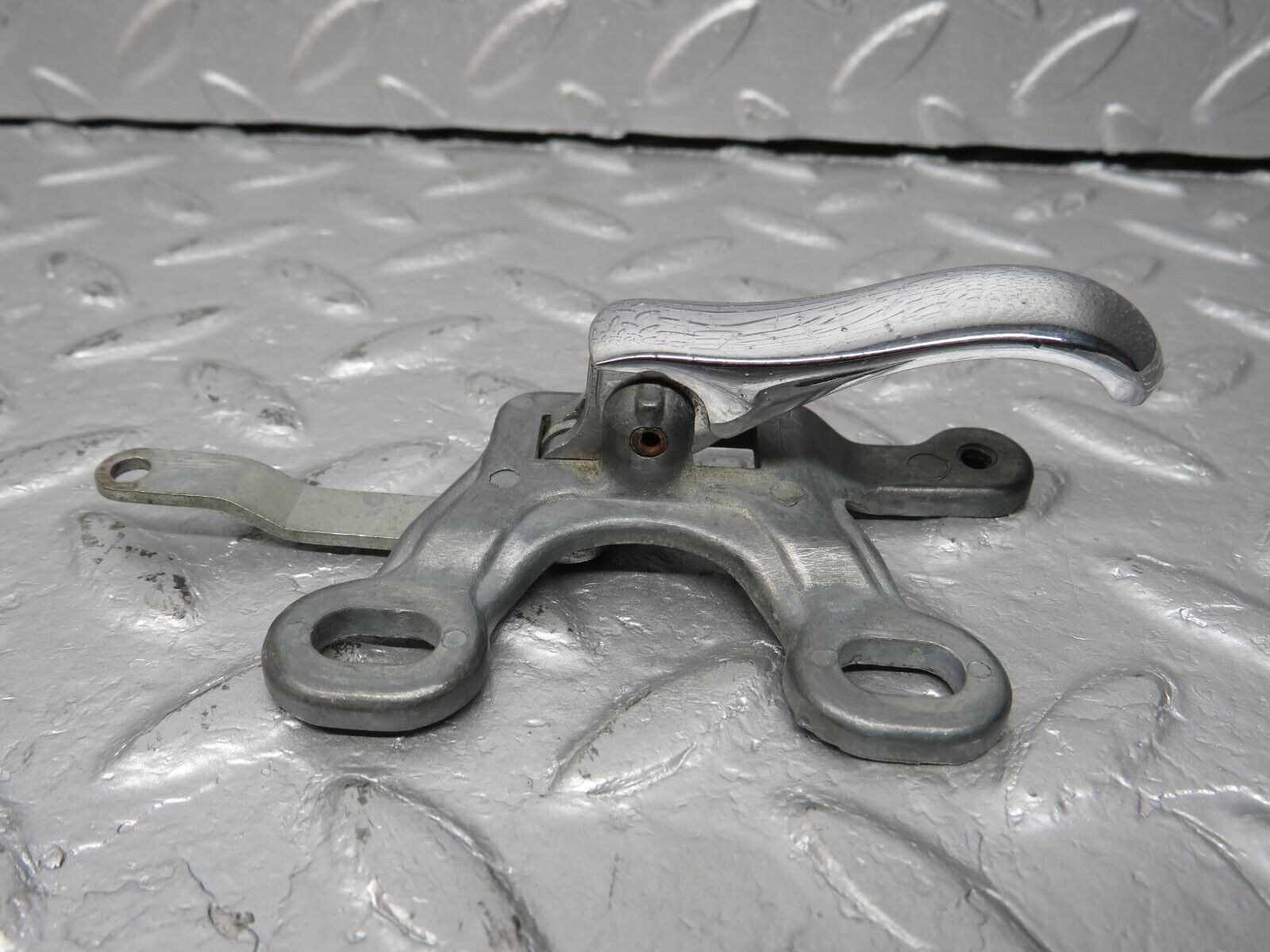 40254 Mercedes-Benz W110 230 Left Interior Door Handle Chrome 1107660319