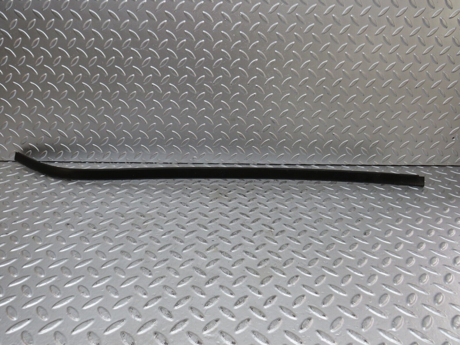 27757 Mercedes-Benz S124 300TE Wagon Roof Moulding Trim