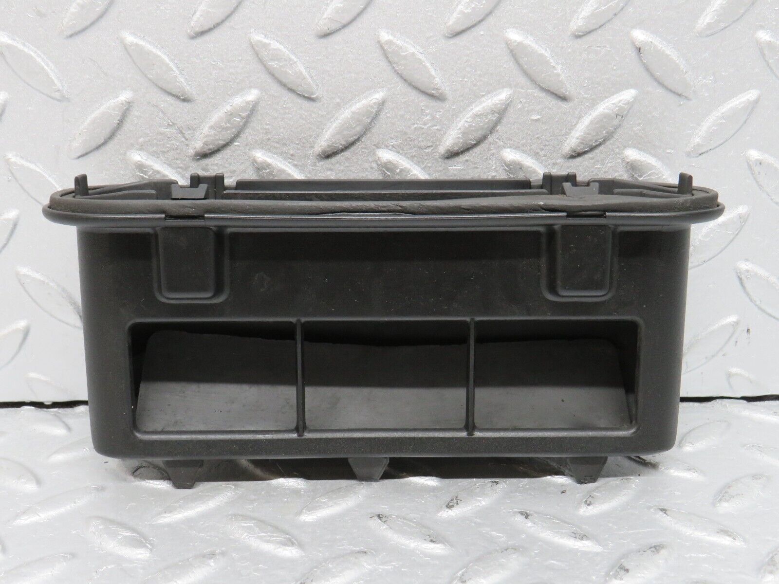 38676 Mercedes-Benz W201 190E 2.6L Trunk Breather Ventilation Valve Left 2018300242