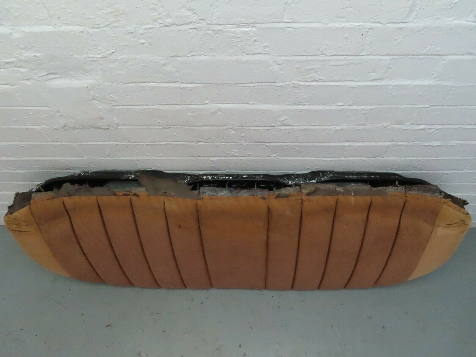 6322 Mercedes-Benz W126 380SE Rear Seat Palomino 1269200650