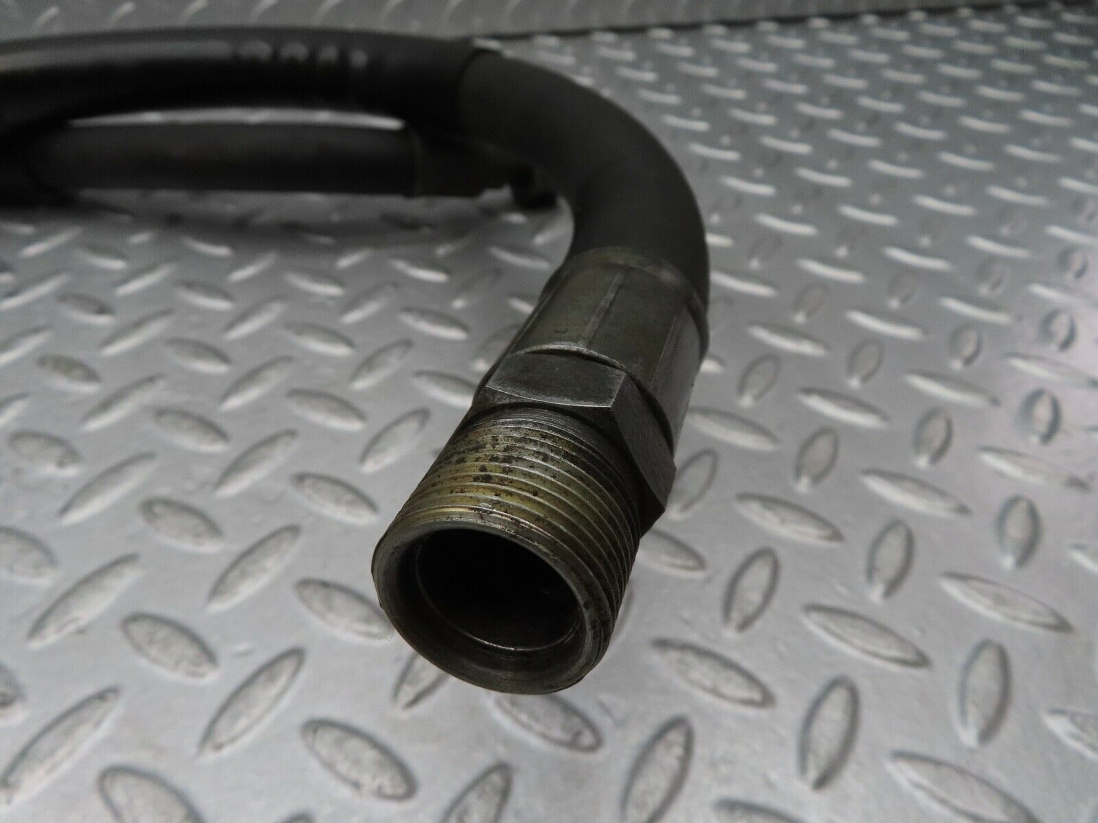 17083 Mercedes-Benz C107 380SLC Air Condition Compressor Hose Pipe