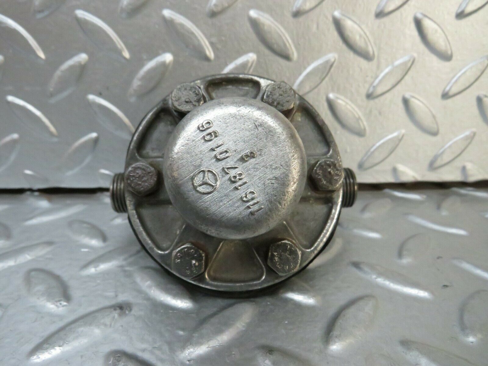 23852 Mercedes-Benz C107 450SLC Oil Pressure Damper 1161870196 1161870494