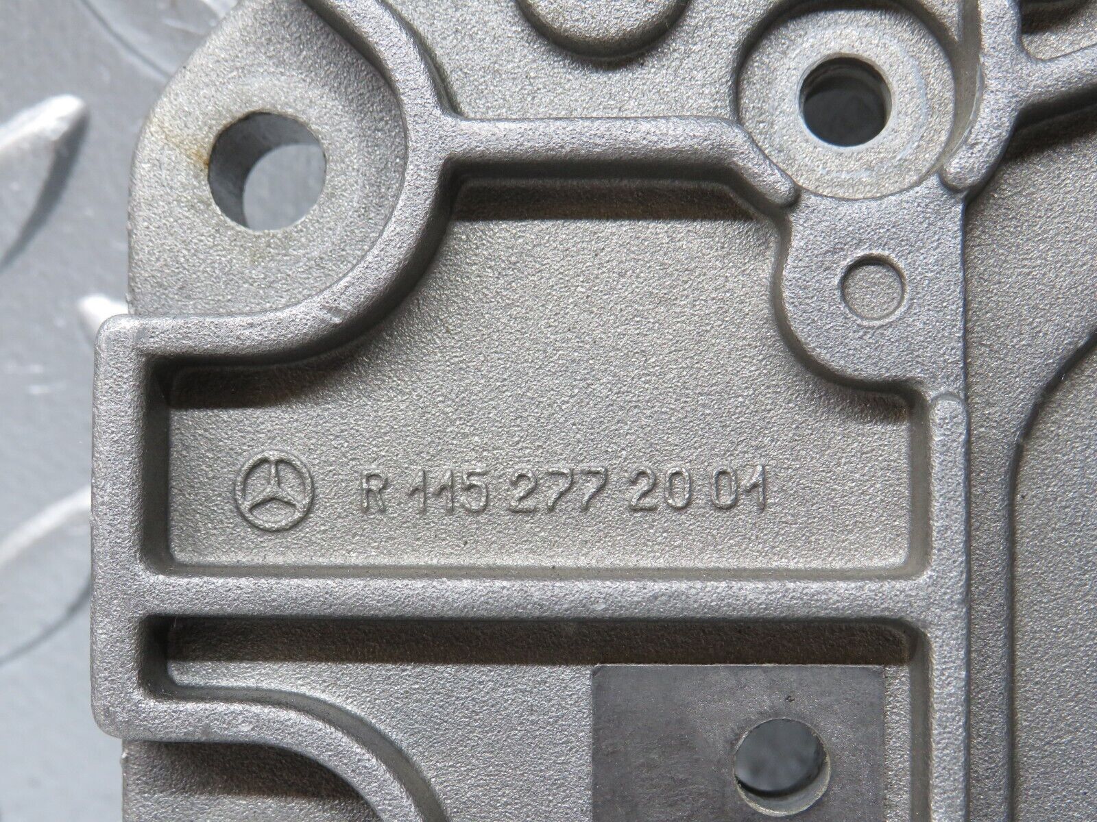 30223 Mercedes-Benz W123 230E Auto Gearbox Valve Body 722.122 1162770901