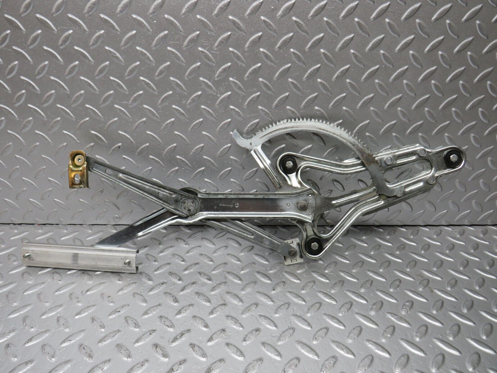 33954 Mercedes-Benz W124 260E Front Left Power Window Regulator