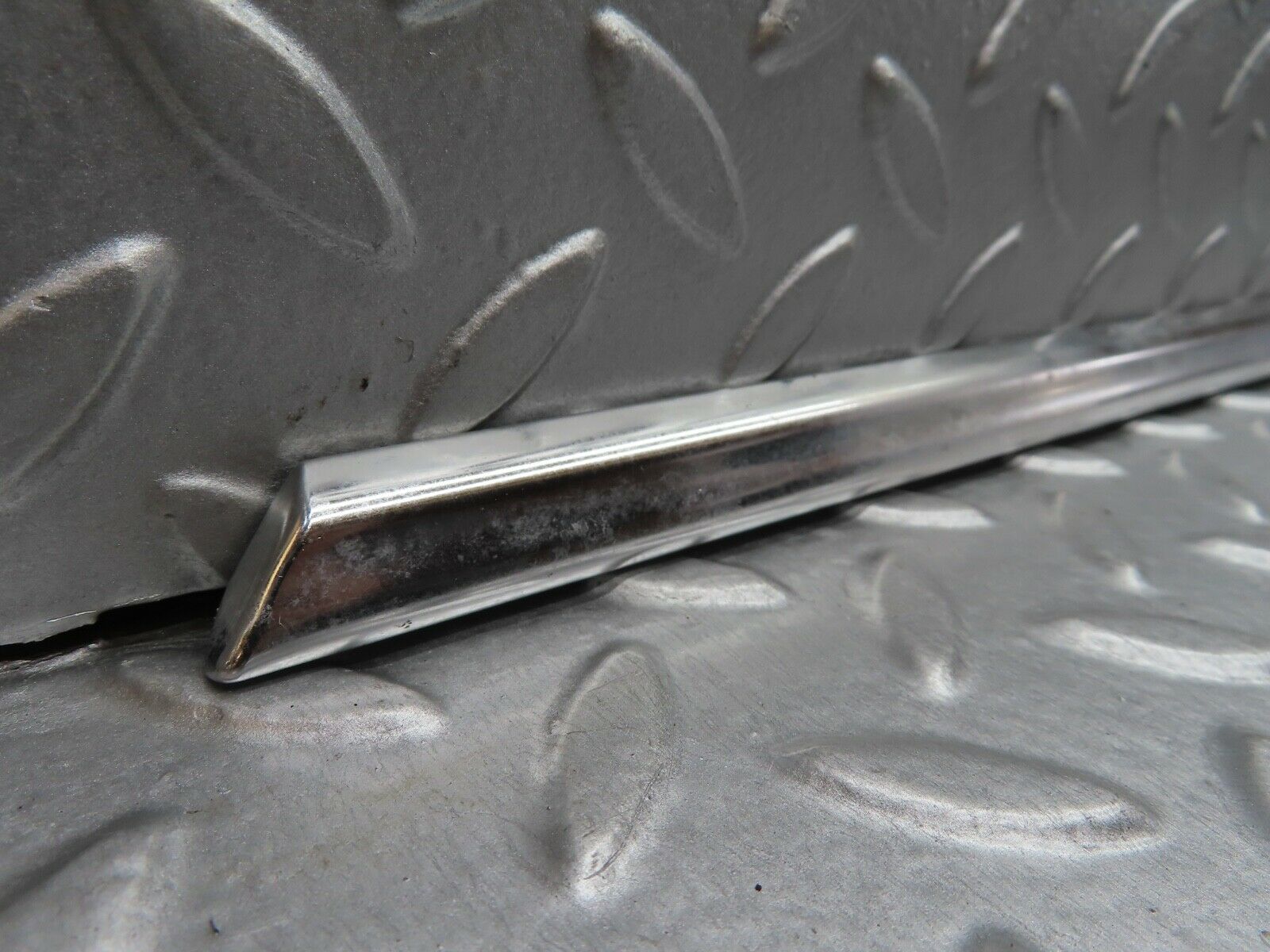 21040 Mercedes-Benz W123 230E Front Left Door Chrome Moulding Trim