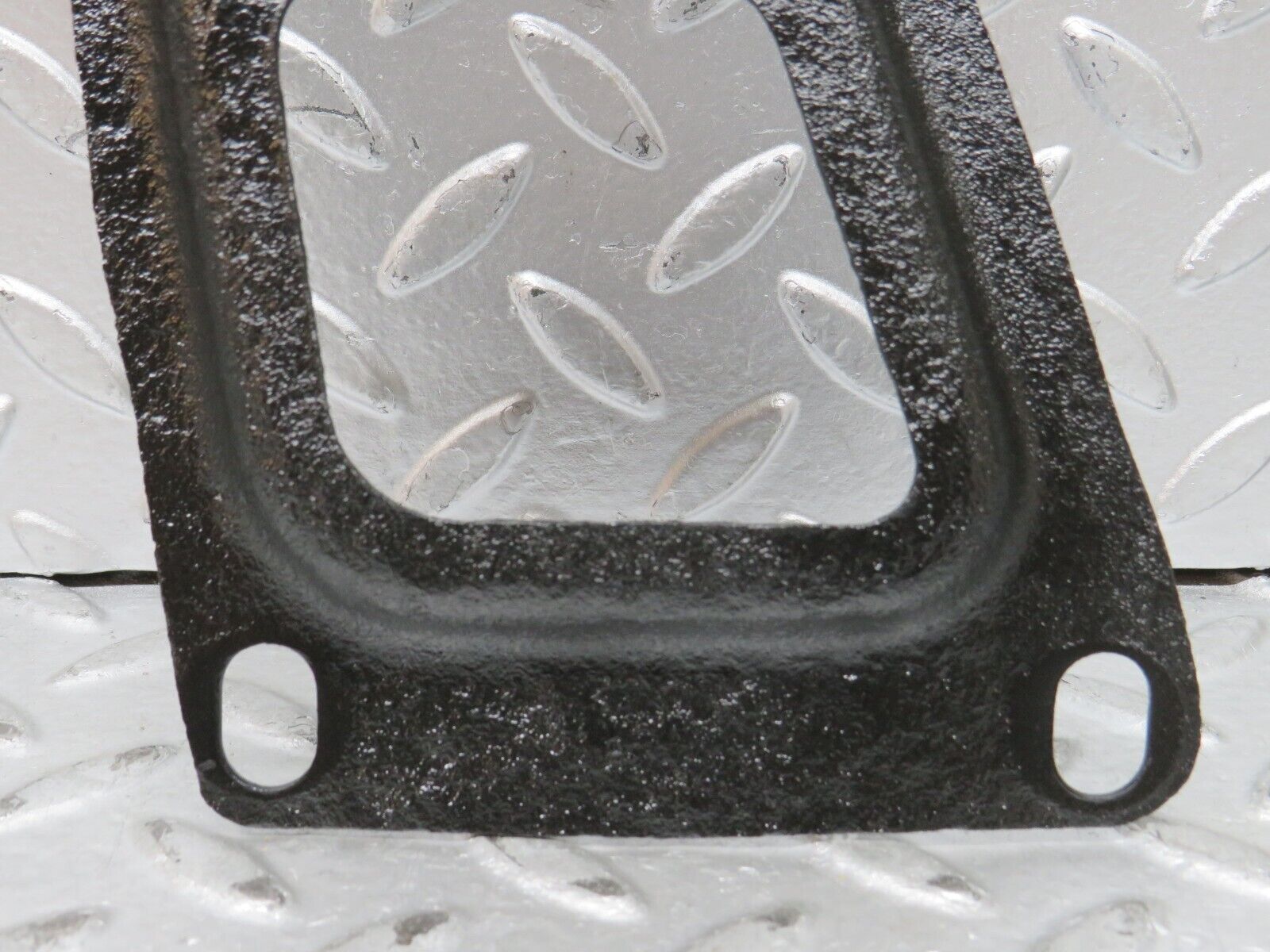 28515 Mercedes-Benz S123 Wagon Rear Suspension Axle Mounting Bracket