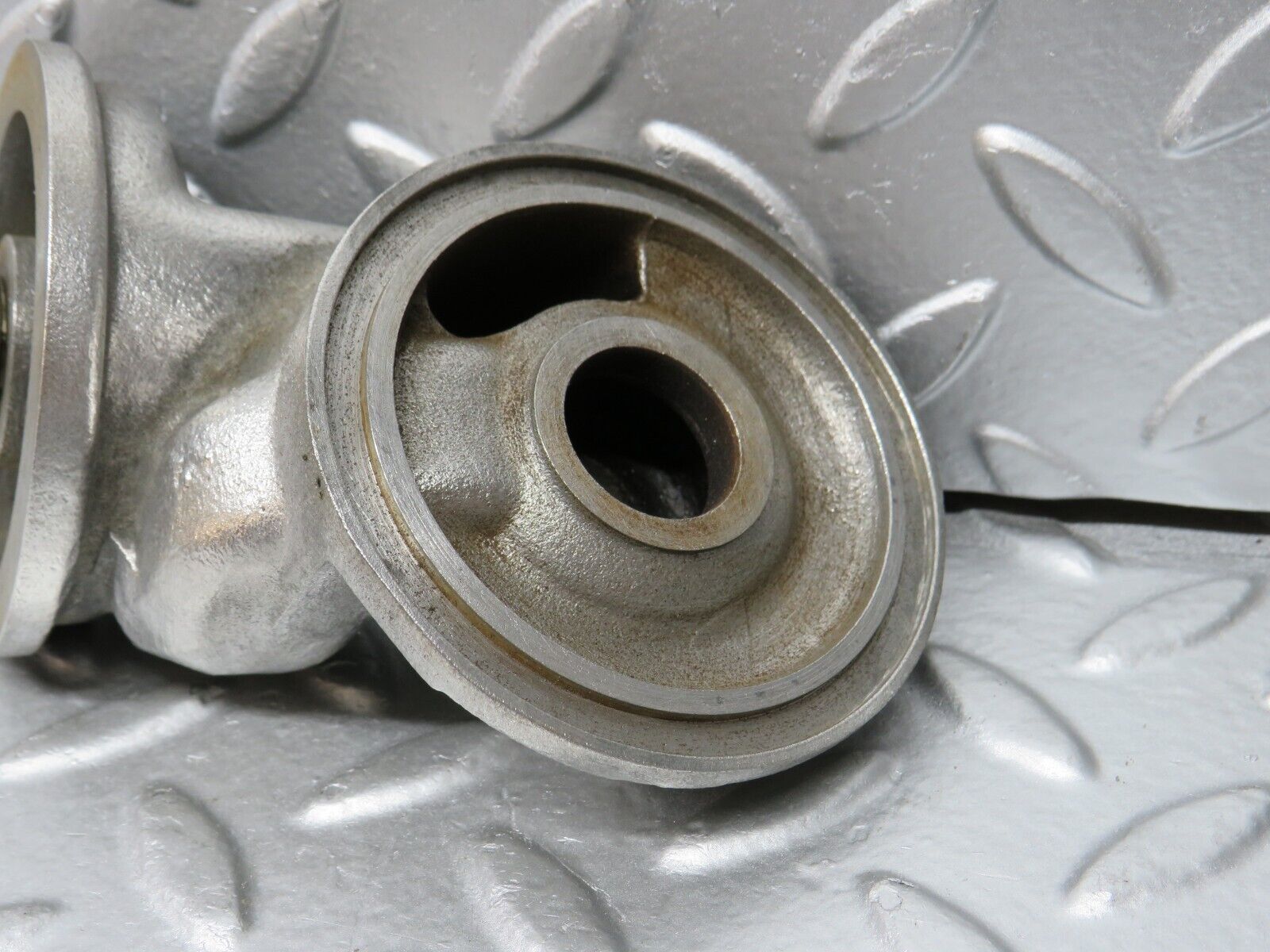 30121 Porsche 924 Oil Filter Housing 046115573