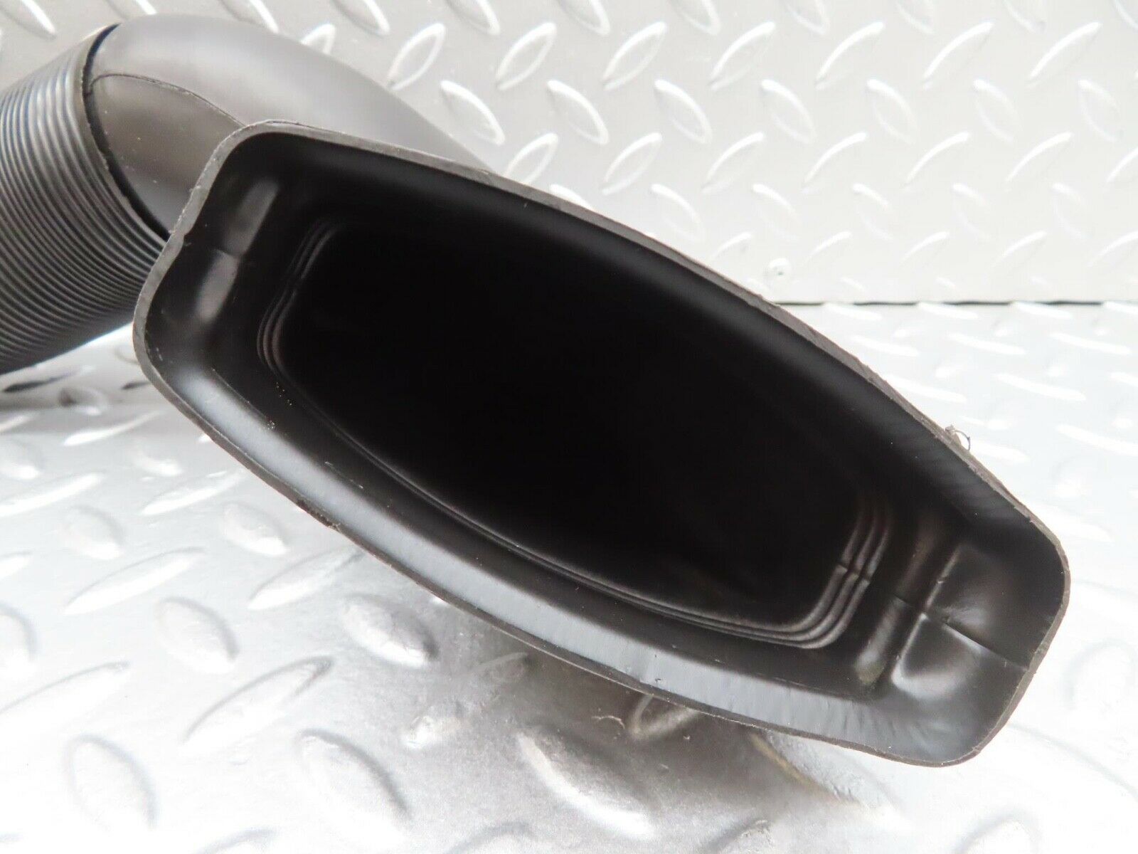 14749 Mercedes-Benz W201 190E Air Duct Pipe Hose Right 2018311646