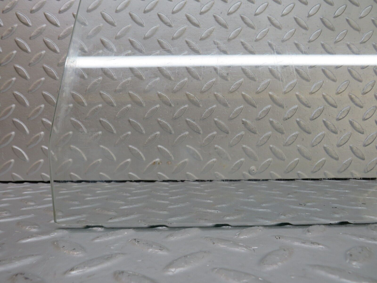 35791 Mercedes-Benz W108 Rear Right Door Window Glass