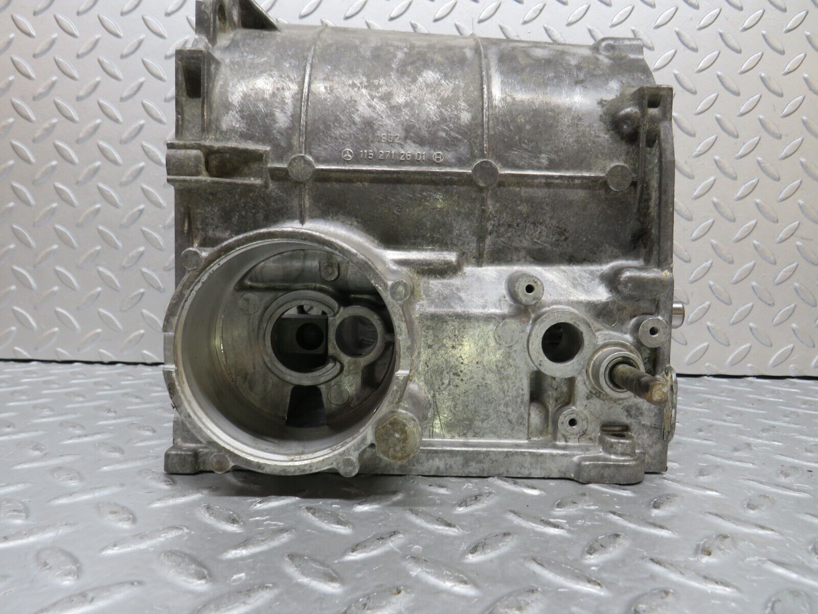 37679 Mercedes-Benz W109 300SEL Automatic Gearbox Housing 1152712601 1092701201