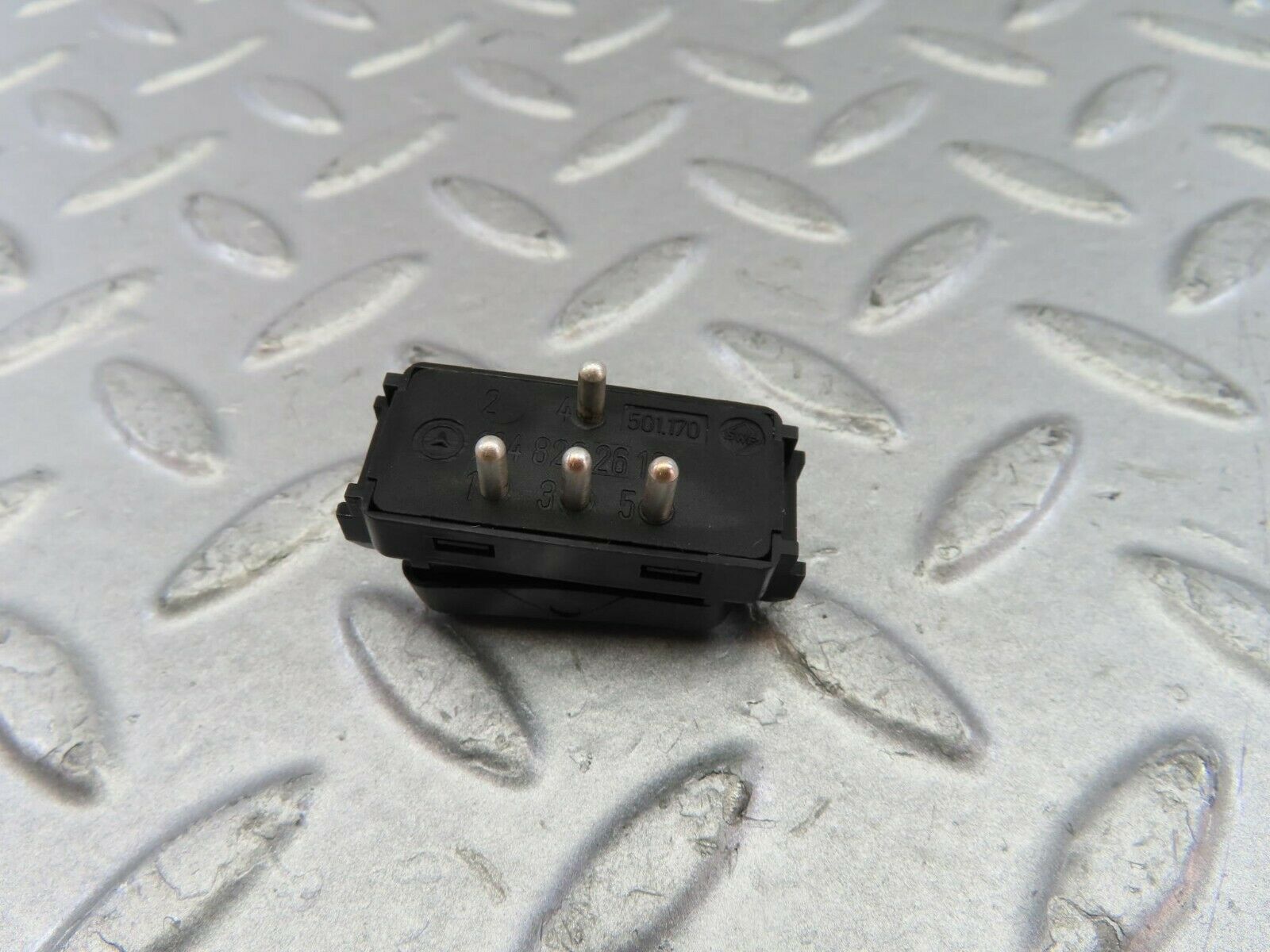 9270 Mercedes-Benz C124 300CE Coupe Rear Headrest Release Control Switch