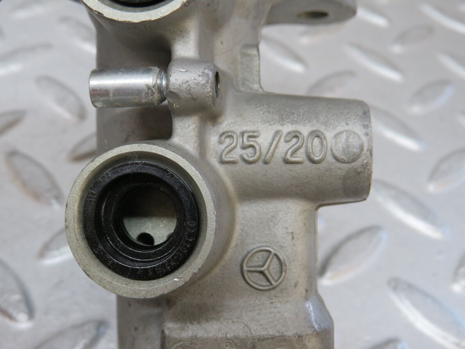 35188 Mercedes-Benz W221 Brake Master Cylinder ATE