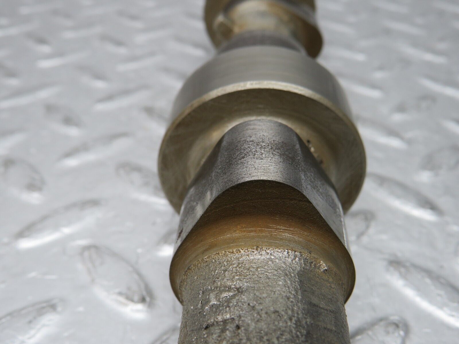 37134 Mercedes-Benz C126 420SEC Coupe Camshaft Right Side 11711