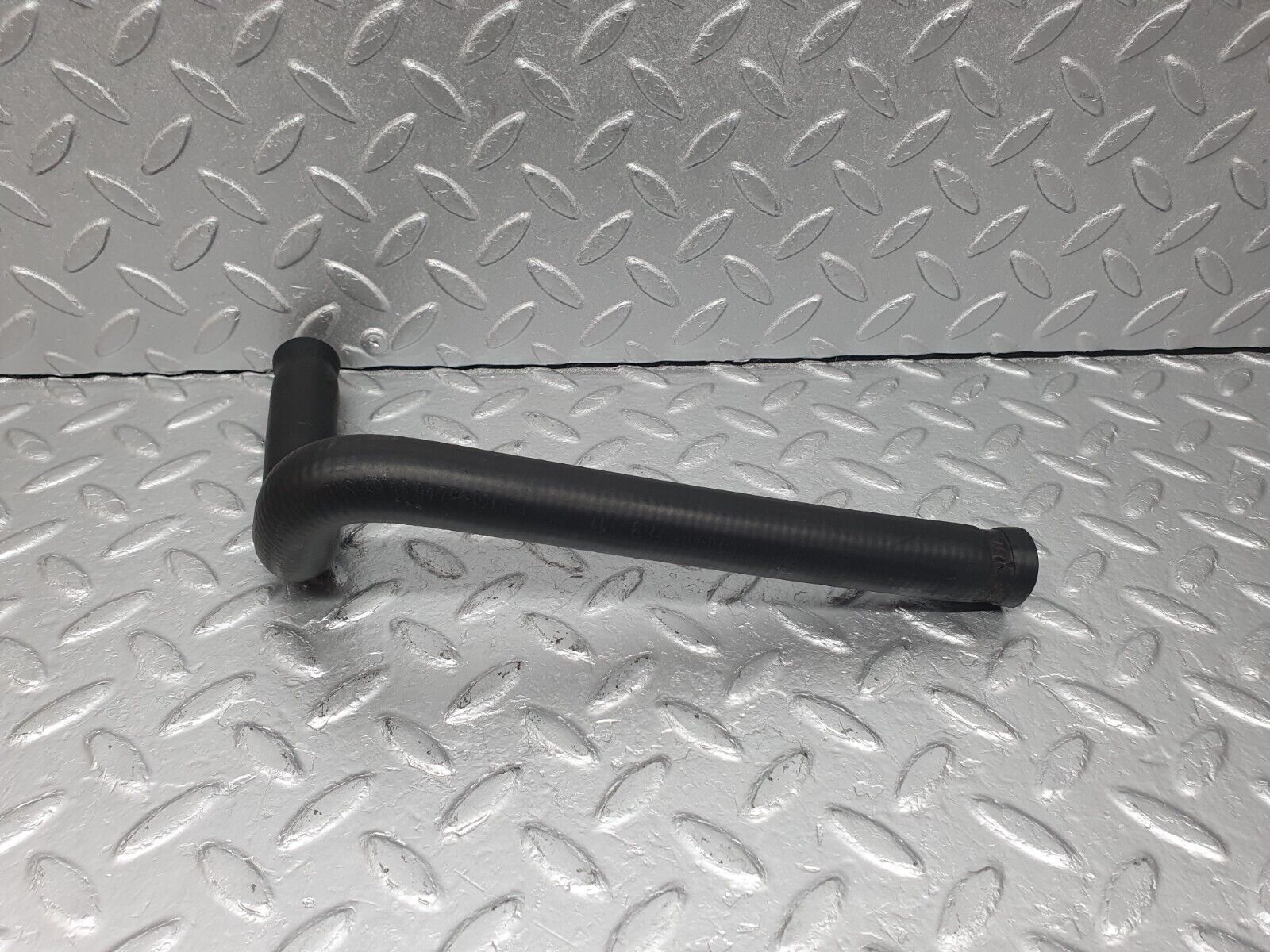 41041 Mercedes-Benz W126 300SE Heater Hose Pipe