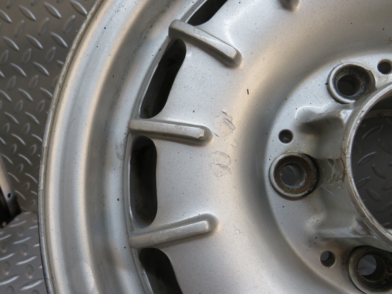 32227 Mercedes-Benz W123 Alloy Wheel Set Mexican Hat 5.5Jx14H2 ET30 1234001702