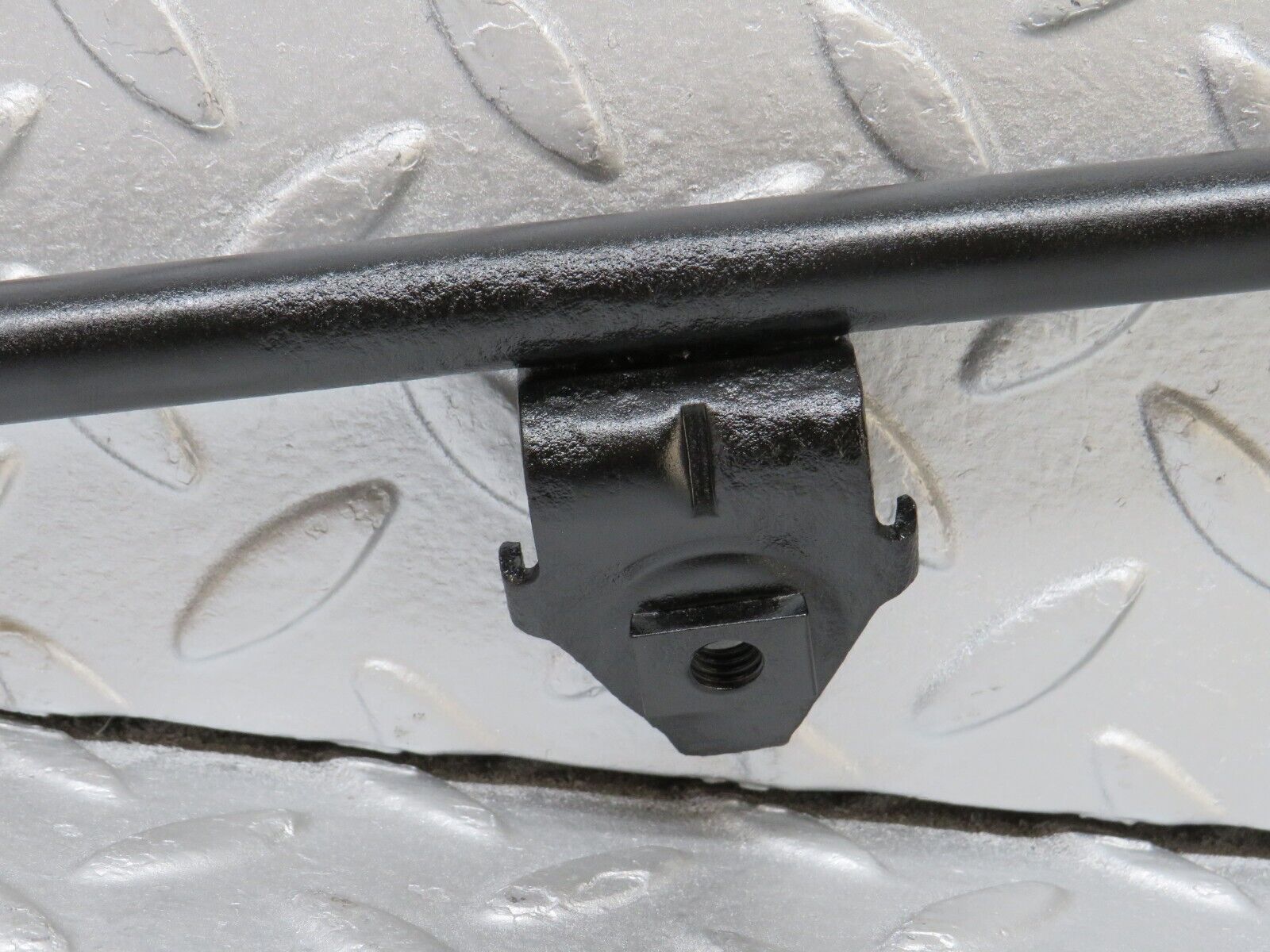 36776 Mercedes-Benz W201 190E 2.0L Horn Bracket Holder