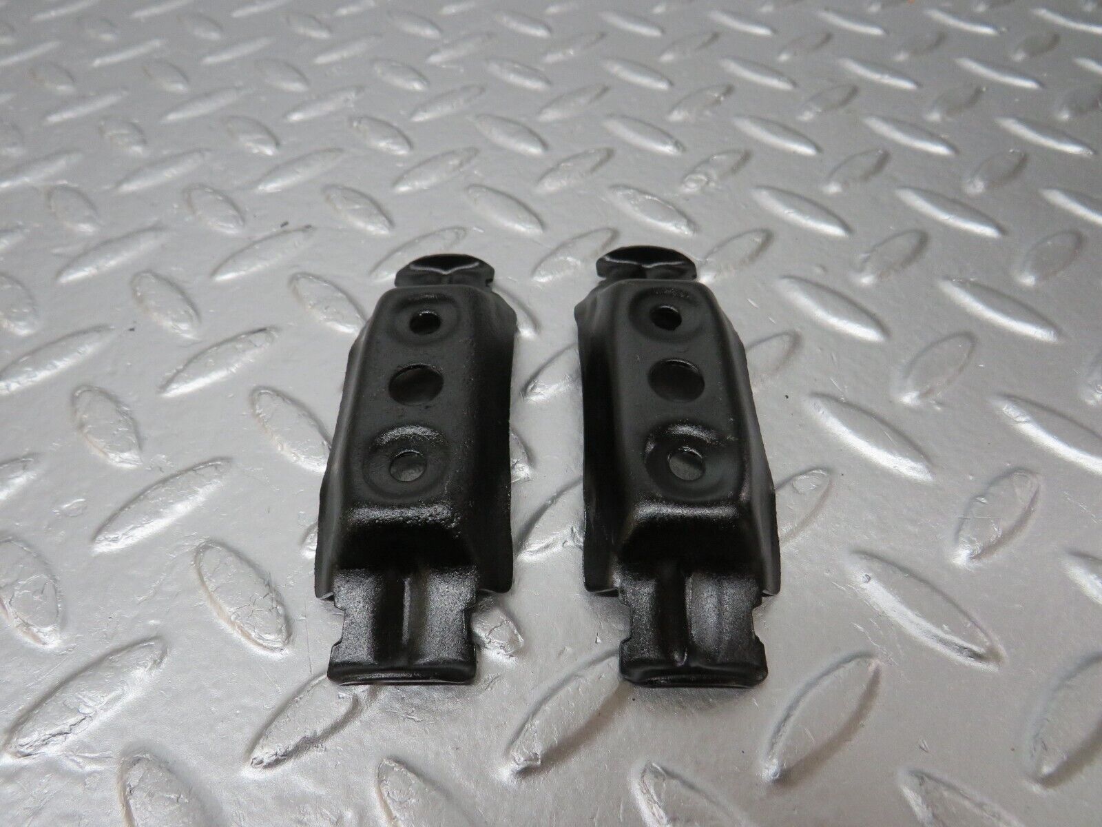 34010 Mercedes-Benz W124 260E Fuel Pump Fuel Filter Bracket Holder