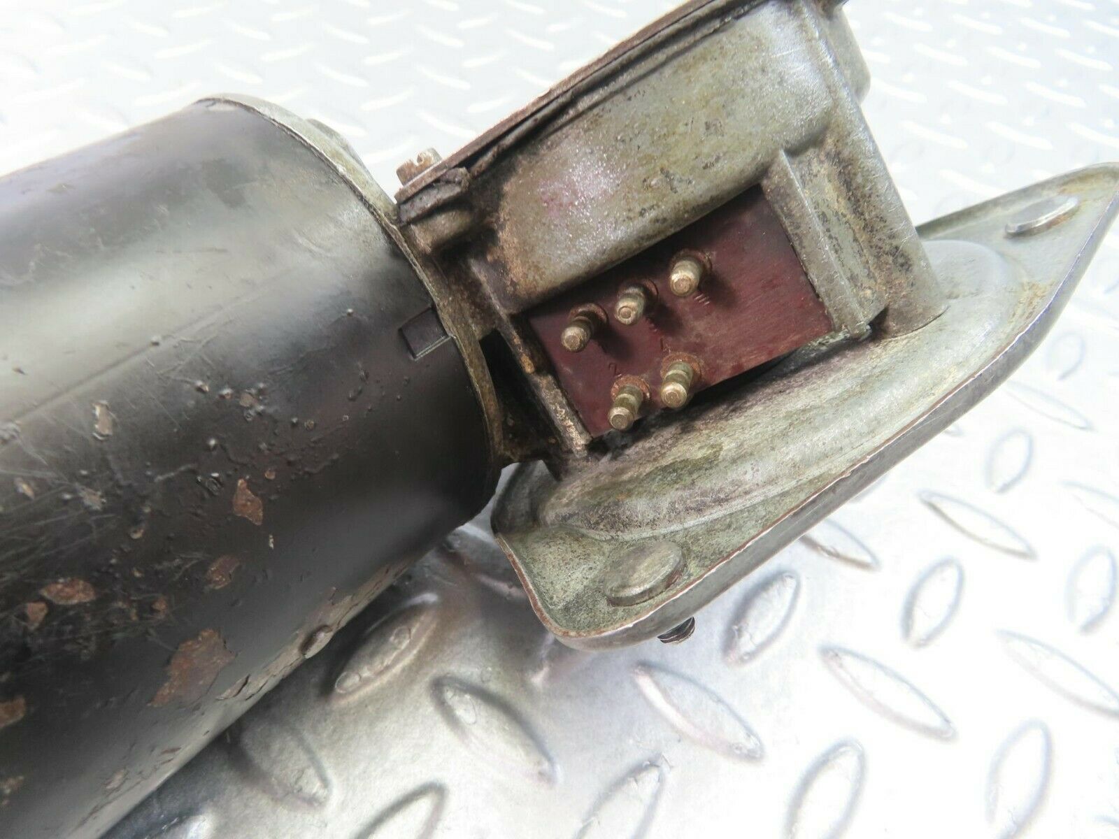 8907 Mercedes-Benz W108 Wiper Motor Bosch 0390446050
