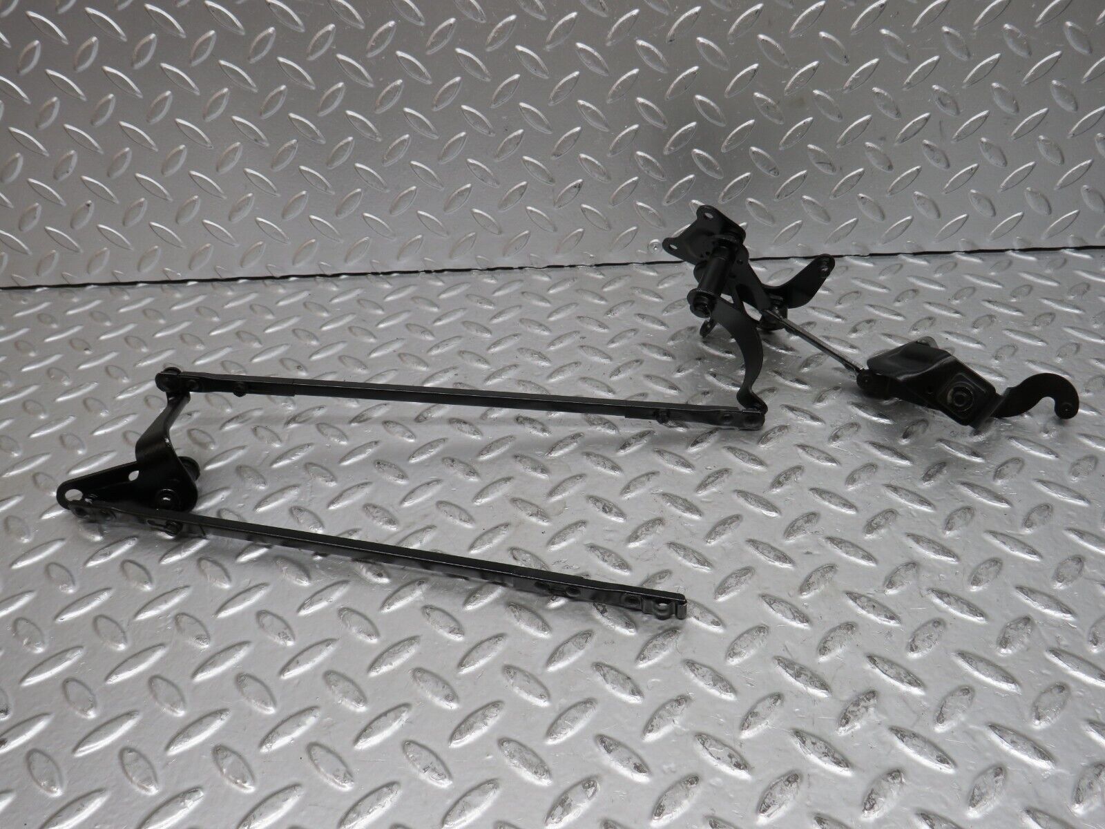 28081 Mercedes-Benz W123 280E Accelerator Pedal With Linkage