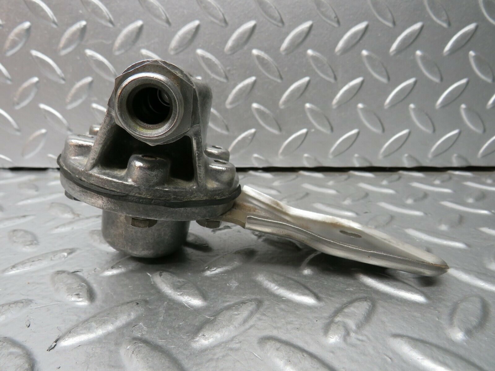 23295 Mercedes-Benz W116 350SE Oil Pressure Damper 1161870196 1161870494