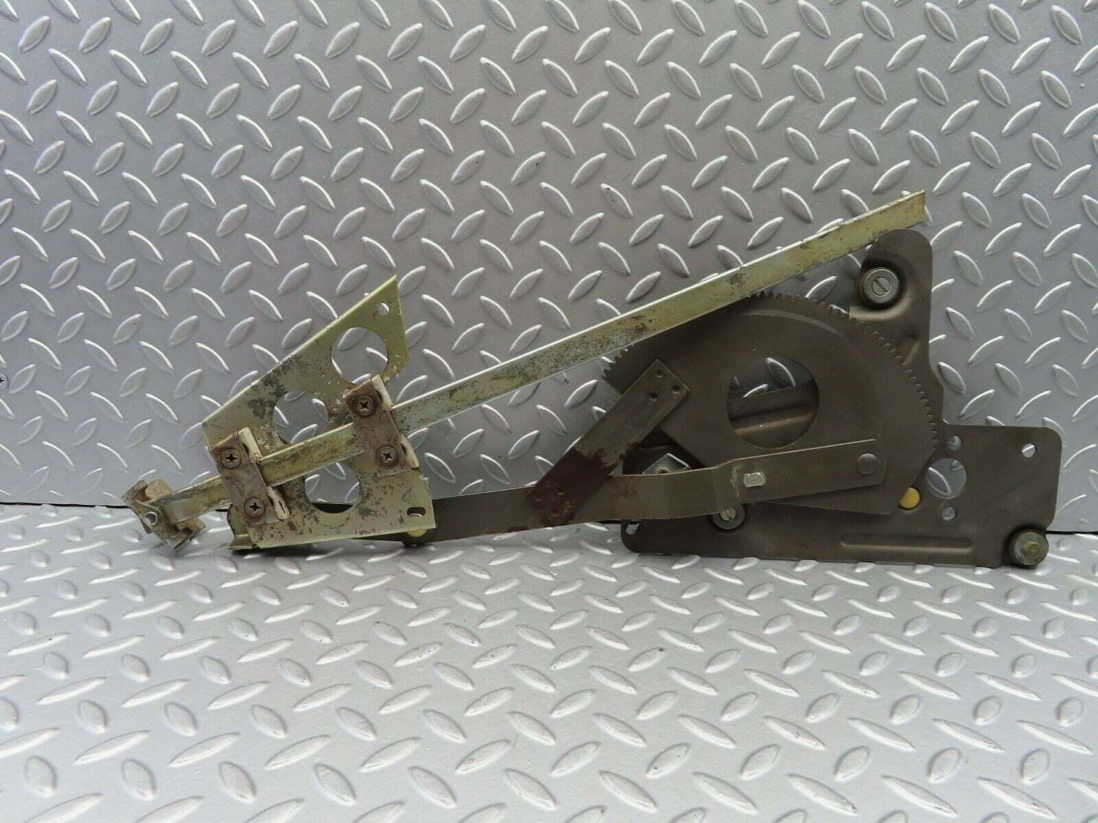 7171 Mercedes-Benz C107 350SLC Coupe Rear Left Power Window Regulator